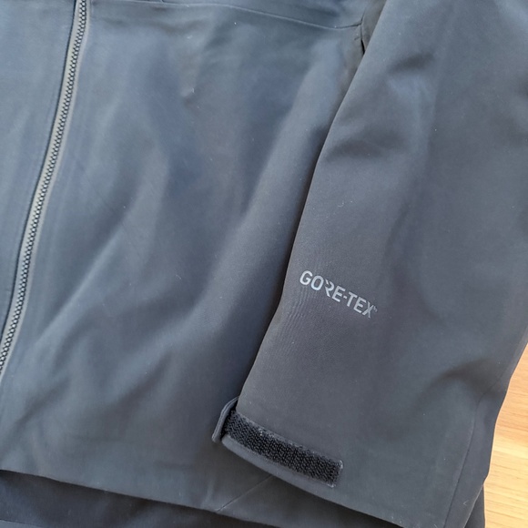 The North Face Apex Flex Gore-Tex 3L Soft-Shell Jacket (Black) – Men’s XL - Picture 2 of 3